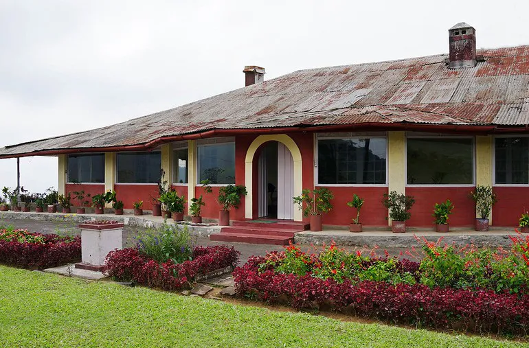 british era heritage bungalow in valparai