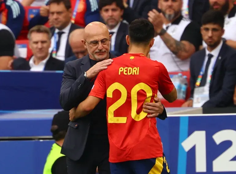Pedri is subbed off with an injury