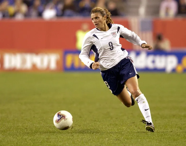 Women In Sports: Female Soccer Players Who Inspired The World: Mia Hamm | Sportz Point