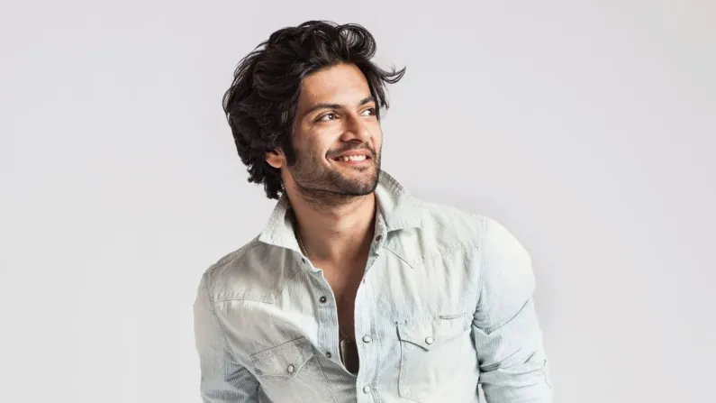 अली फजल अभिनय के अलावा इस चीज के है शौकीन, शूटिंग के बाद करते हैं ये काम-  Navbharat Live (नवभारत) - Hindi News | ali fazal is fond of this thing he