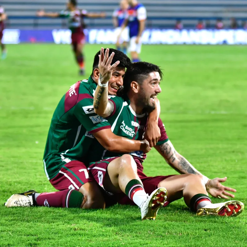 Bengaluru FC vs Mohun Bagan: Thapa and Petratos celebrating MBSG's second goal of the night