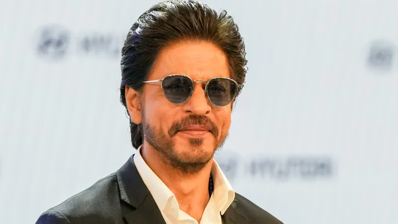 SRK Birthday: 10 साल, 10 फिल्म और 2200 करोड़ की कमाई, शाहरुख खान ने ऐसे  मचाया है बॉक्स ऑफिस पर तहलका | Shah rukh khan 58th birthday in 10 years  Dunki Star