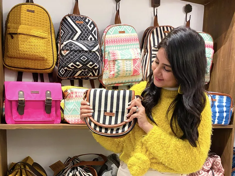 esha shah with bags