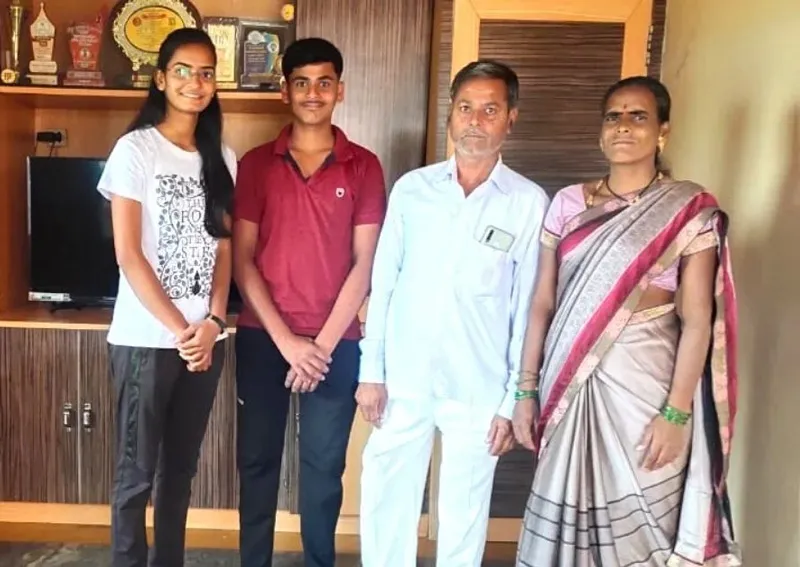 Shraddha Dhawan with her parents and younger brother