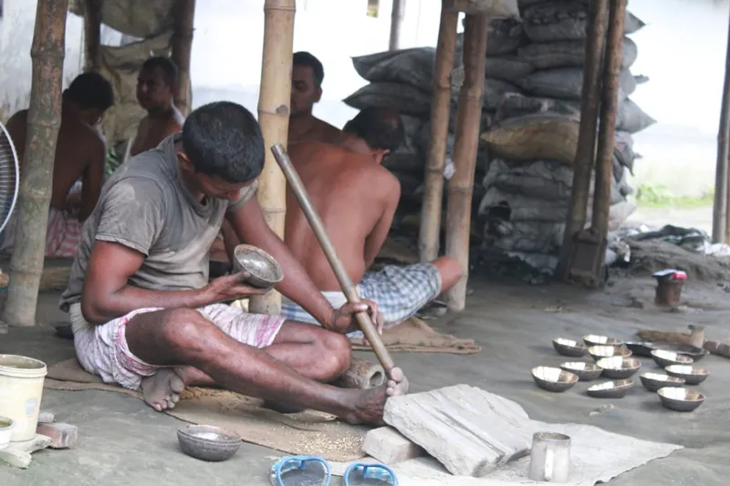 sarthebari-bell-metal-assam handcrafting