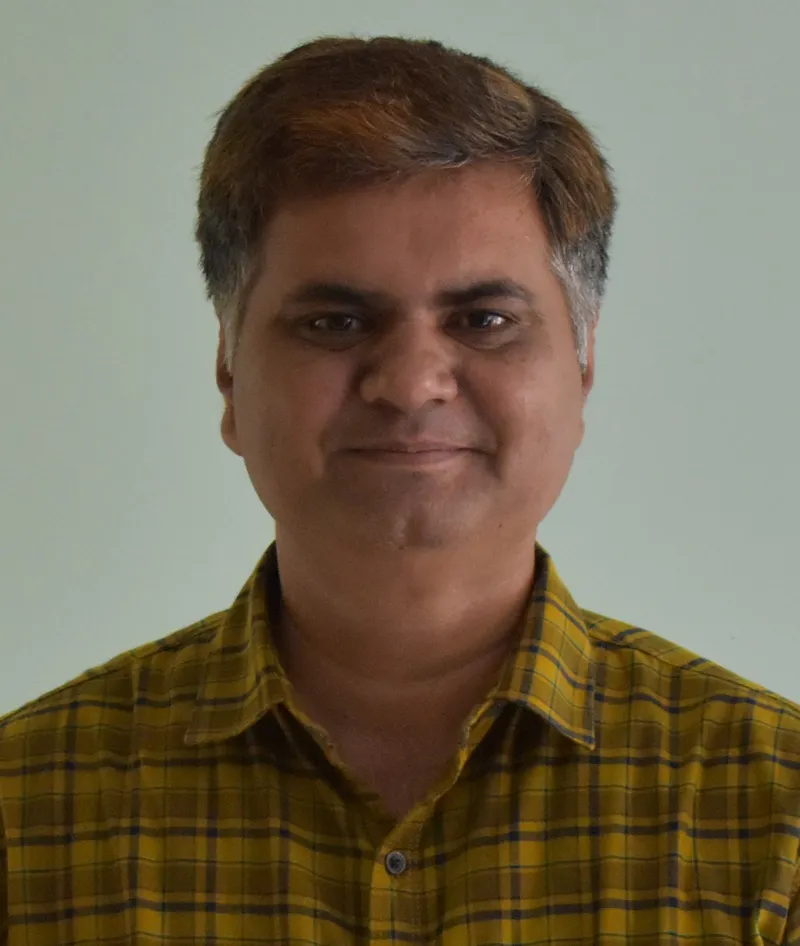 director of khamir ghatit