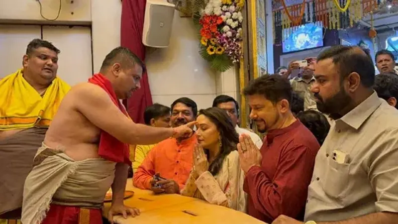 Madhuri Dixit reached Shri Siddhivinayak Temple to seek blessings for her film 'Panchak'.