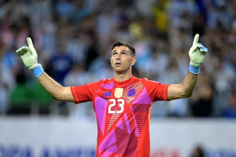 Emiliano Martinez saved two penalties as Argentina beat Ecuador in Copa America quarter-finals - sportzpoint.com