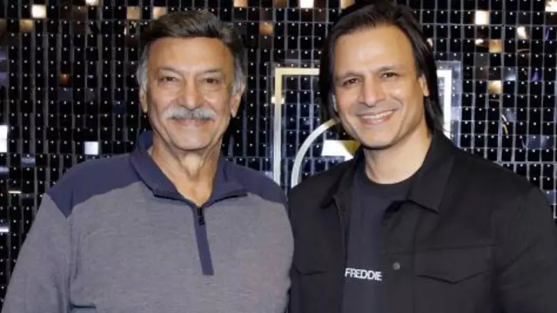 Vivek Oberoi opens up about becoming a salesman at 10 because of his father  Suresh Oberoi: 'He would bring merchandise to sell' | Hindi Movie News -  Times of India
