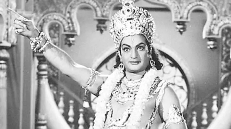 NT ramarav veyakti ek rang anek - The Hindi Magazine