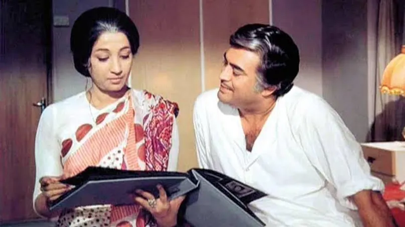 Aandhi (1977)