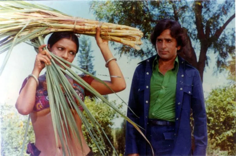 When Zeenat Aman reached the screen test of 'Satyam Shivam Sundaram' as  Roopa, Raj Kapoor become impressed and her gave gold coins | जीनत अमान का  जन्मदिन: जब 'सत्यम शिवम सुंदरम' के