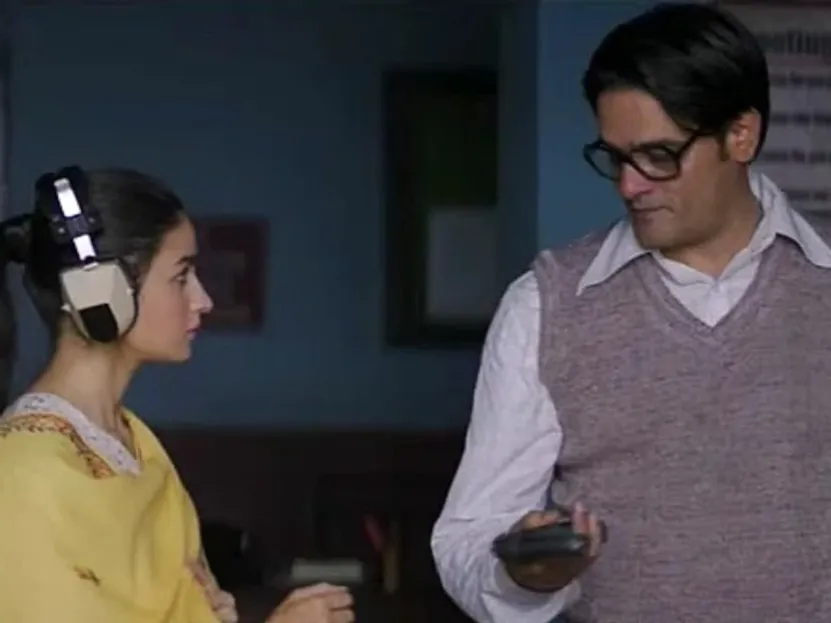 jaideep ahlawat revealed alia bhatt and meghna gulzar threatened him To  Block Number After Raazi | Raazi के बाद आलिया भट्ट ने Jaideep Ahlawat को दी  थी नंबर ब्लॉक करने की धमकी, ये थी वजह