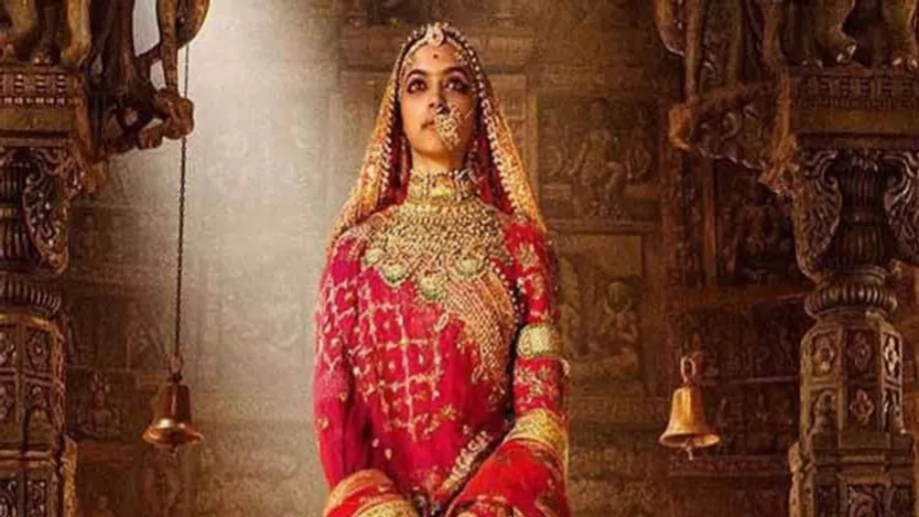 पद्मावती के एक चरित्र में खो गया लाखों का बलिदान, कई बड़े मुद्दे - padmavati  film controversy historical background and current issues - AajTak