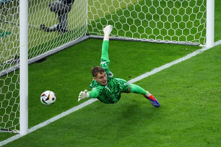 Verbruggen with a fine save against Guler's free-kick - sportzpoint.com