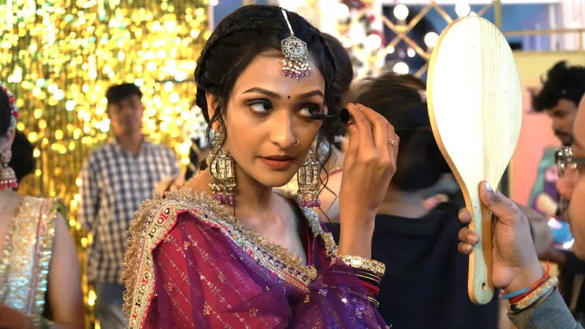 Aishwarya Khare Enjoys Doing Her Own Makeup for 'Bhagya Lakshmi' Daily Ritual