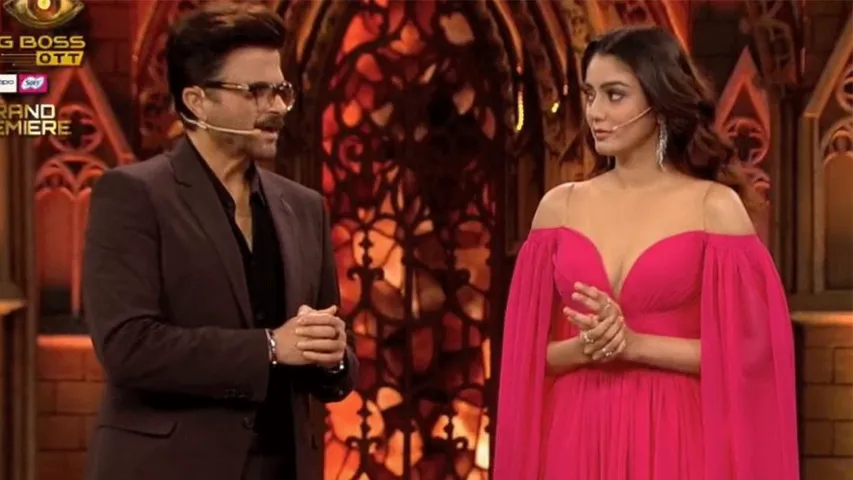 Sana Makbul Dazzles Bigg Boss OTT with a Glamorous and Sassy Entrance!