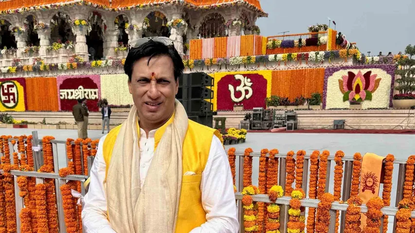 Madhur Bhandarkar Shares Stunning Photo at Ram Mandir