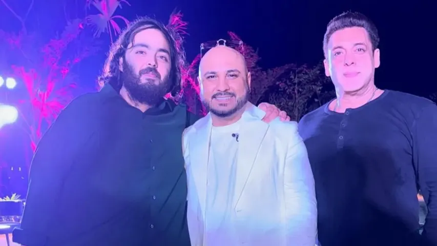 Salman Khan sang a song with B Praak at Anant Ambani's birthday party