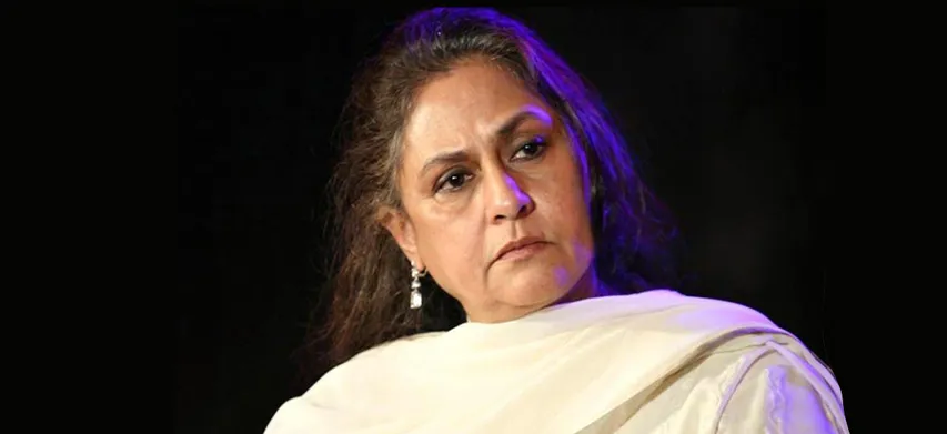 JAYA BACHCHAN LOSES HER COOL ON A FAN IN PUBLIC AGAIN