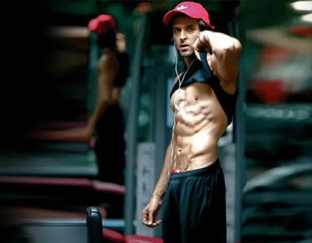 HRITHIK ROSHAN DEVISES SPECIAL WORKOUT FOR FANS