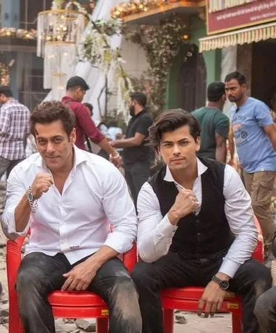 Siddharth Nigam drops a photo with Salman Khan