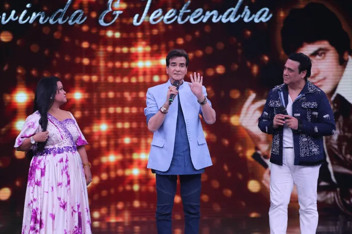 Govinda and Jeetendra on the sets of Sa Re Ga Ma Pa Li'l Champs (4)