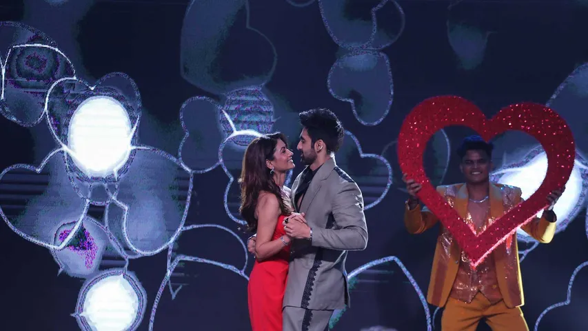 Arjit Taneja & Sriti Jha's First Encounter Zee Rishtey Awards