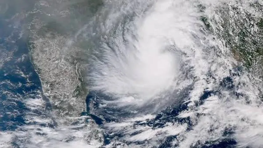 Severe Cyclone Dana approaches Odisha coast, high alert issued 