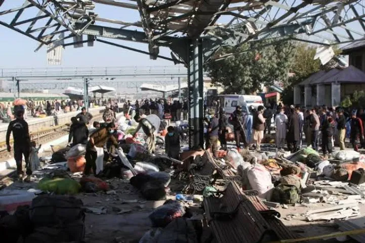 Powerful blast at Pakistan’s Quetta railway station kills at least 24, 40 injured 
