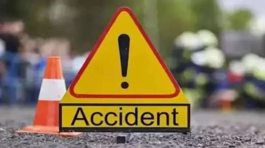 Bharuch: 7 people died in a horrific accident after an eco car collided with a truck parked on Jambusar-Amod road, 3 people under treatment