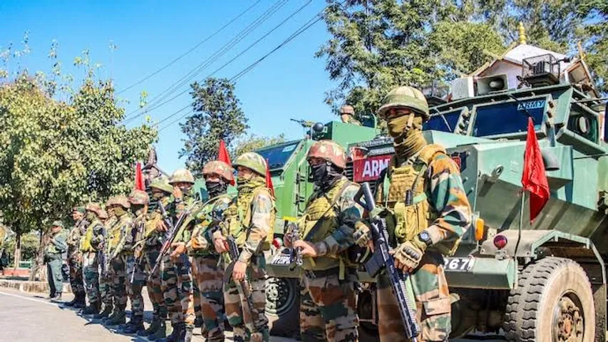 Manipur extends mobile internet ban in 7 districts for 3 days