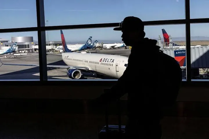 A partial government shutdown could cost the U.S. travel industry $1 billion per week and lead to widespread disruptions for travelers, a trade group representing airlines, hotels and other travel companies said on Friday.