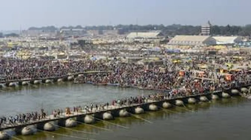 Maha Kumbh: Vaishnaw reviews crowd management, ensures train services