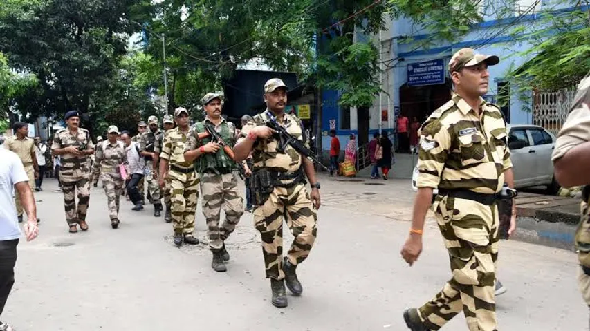 Police deploy three-layered security, detain healthcare workers