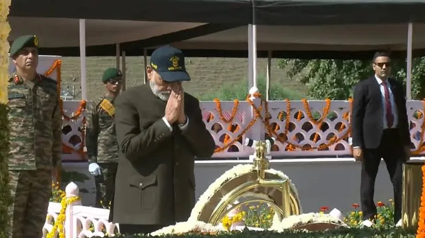 PM Modi honors kargil war soldiers, kicks off Shinkun La Tunnel project on 25th Vijay Diwas