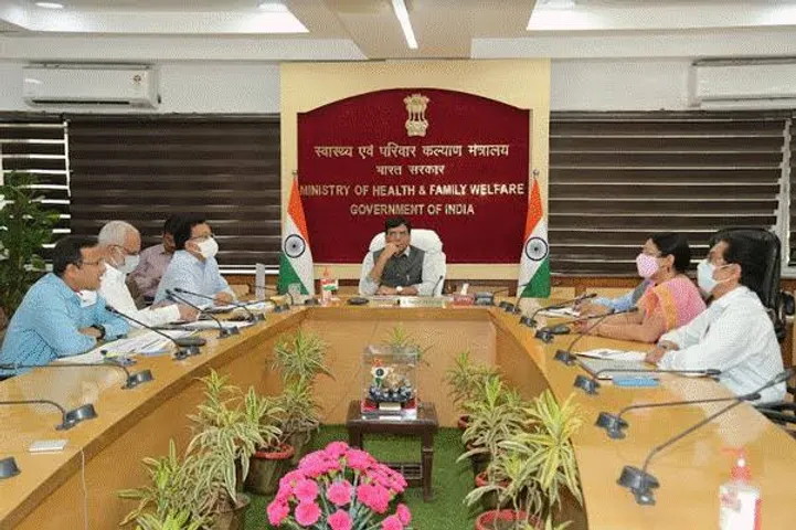 Dr Mansukh Mandaviya holds meeting with IOA officials 