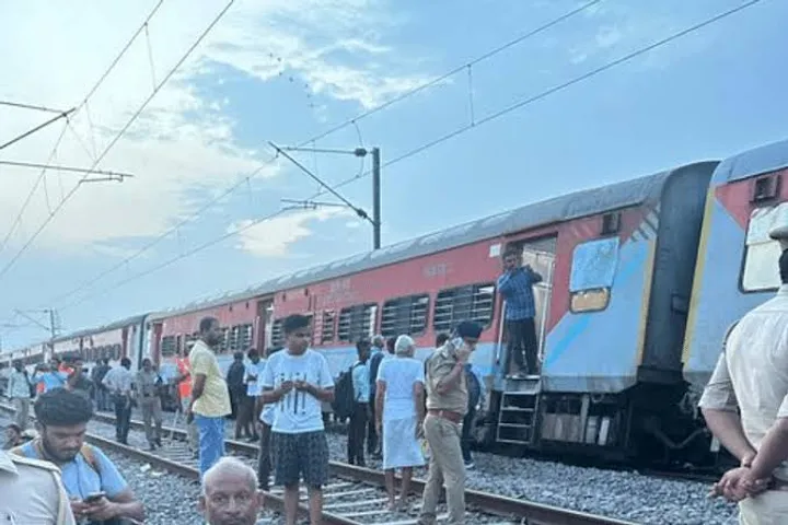 Sabarmati Express derails near Kanpur after engine hits object placed on track