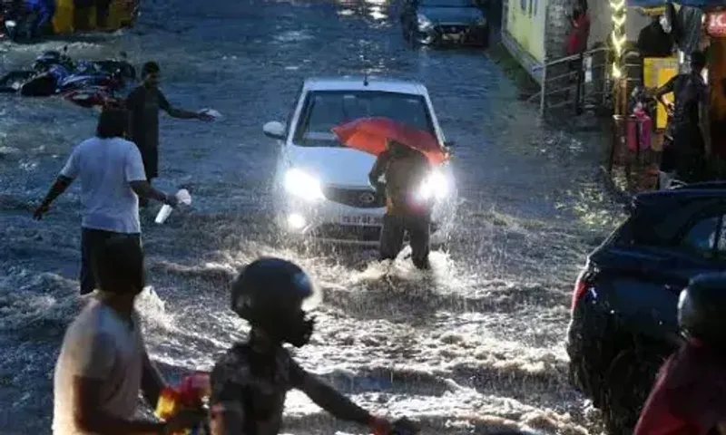 Heavy rain in Telangana; schools, colleges shut in Hyderabad