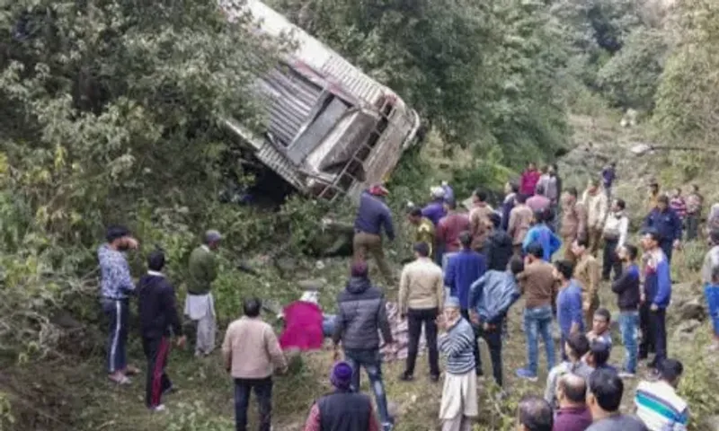 J&K: Bus falls into gorge after brake fail, 7 police personnel killed