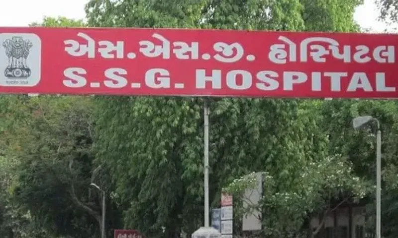 Doctors, nursing staff of Sayaji Hospital help in the safe delivery of pregnant woman accused of theft by police