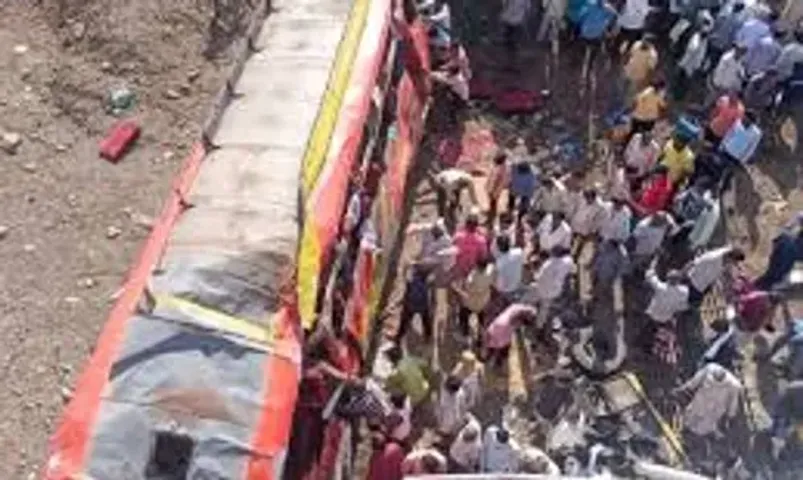 MP: 15 dead, 25 injured as bus falls off bridge in Khargone