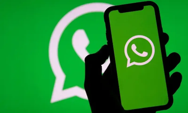 WhatsApp's global voice message player is now available for beta testers on iOS