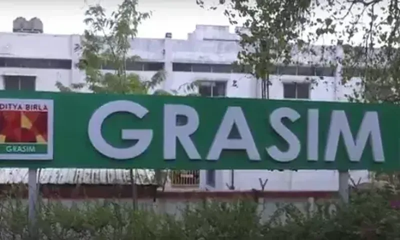 Grasim Industries gets board approval to raise funds up to ₹4,000 crore via rights issue