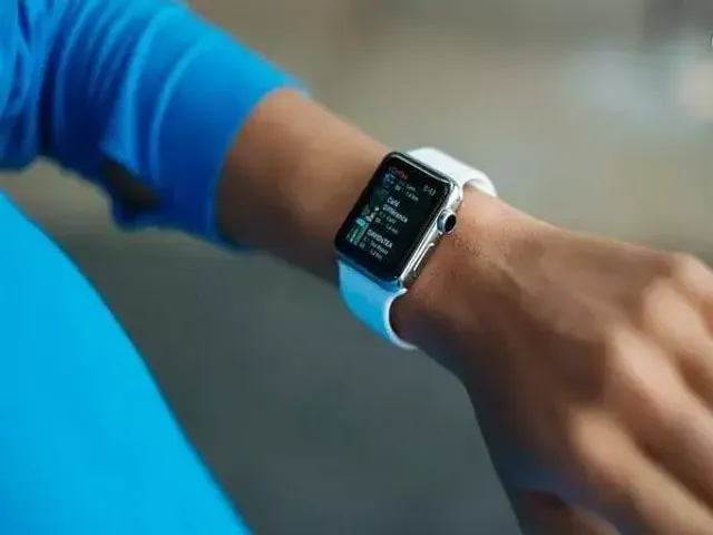 Study: Smartwatches have potential to detect emerging health problems