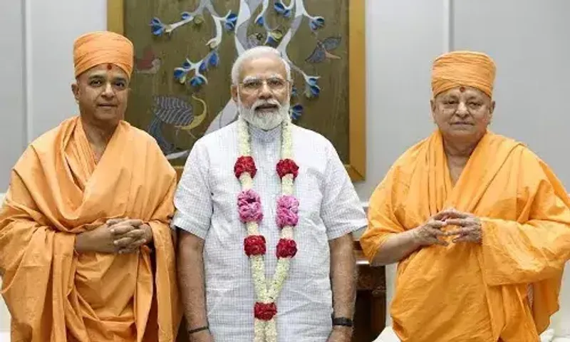 PM Narendra Modi pays homage to Sadguru Shree Siddharoodha Swami on his Jayanti