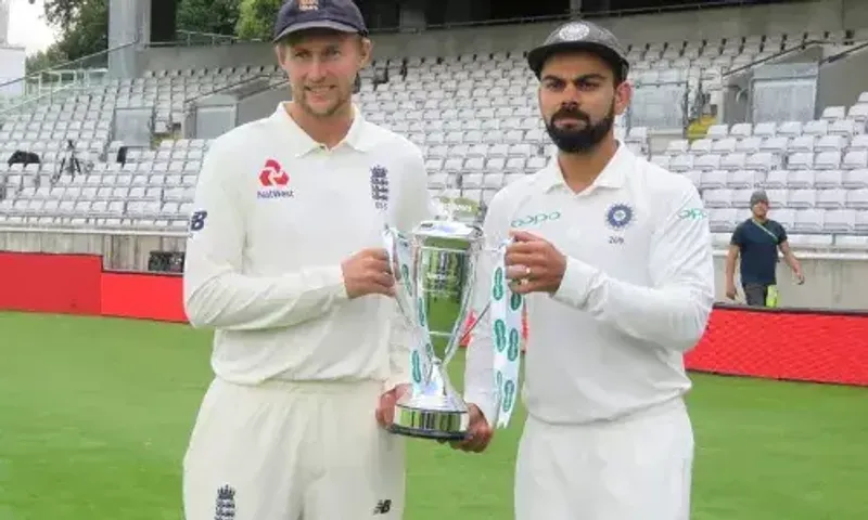 England to resume first innings against India at overnight score of 423 for 8 on day three of third Test in Leeds