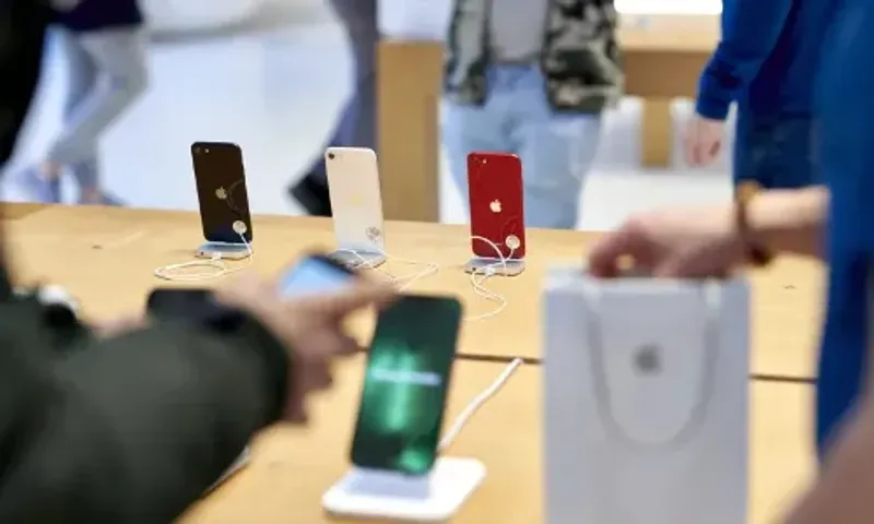 Apple working on hardware subscription service for iPhones