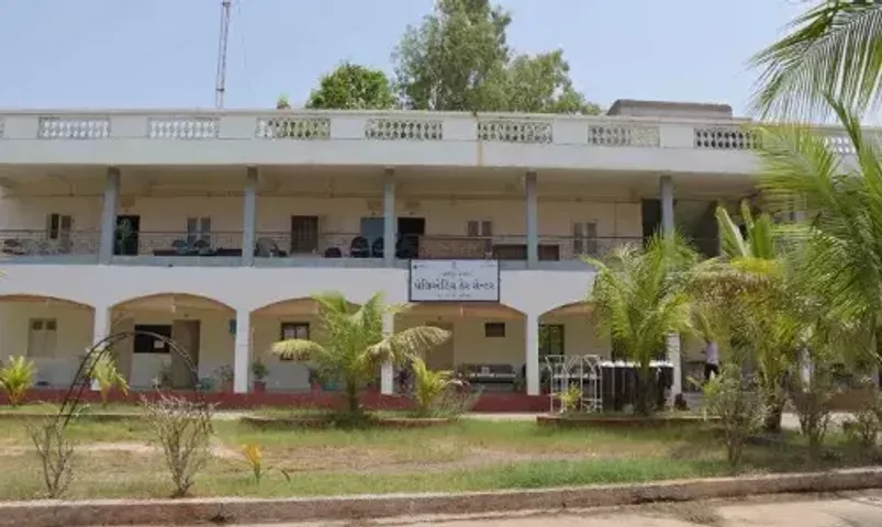 Facility for treatment of cancer patients under the Triveni Sangam project of Sayaji Hospital