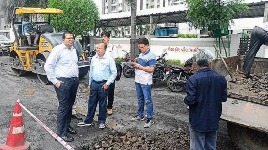 Potholes dent hole in Rajkot's Smart City claim